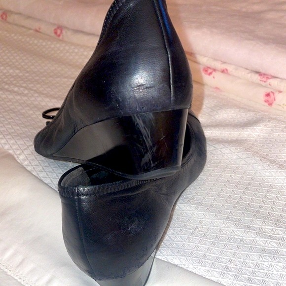 Cole Haan Tallie Wedges with Bow - Picture 5 of 9